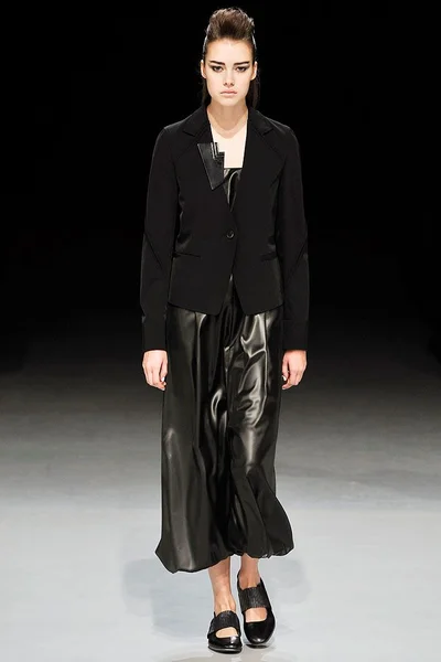 Look 3